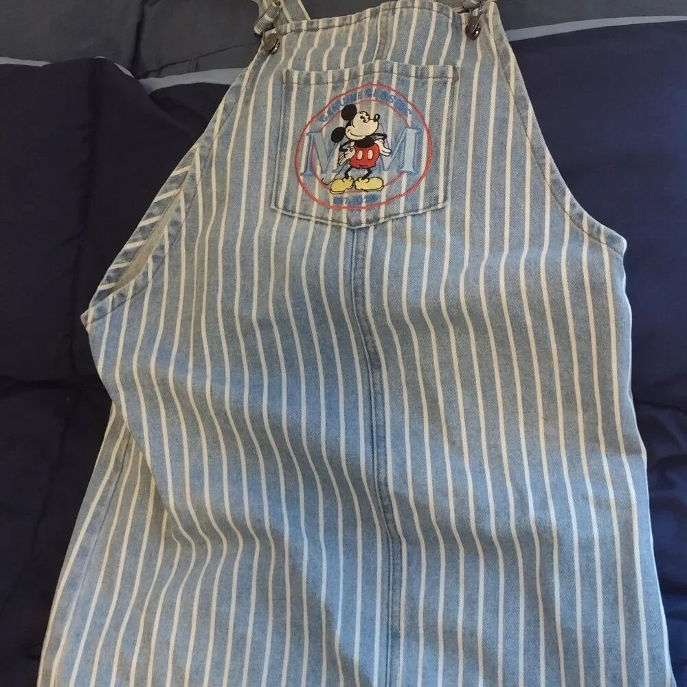 Clothes - Picture 10 of 16
